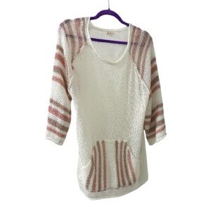 POL
Women’s Lightweight Knit Sweater · Size Small